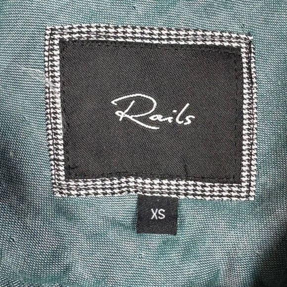 Rails Button Up Top - Picture 8 of 9